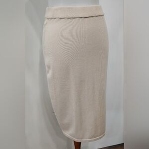 SOFT CREAM KNIT SKIRT